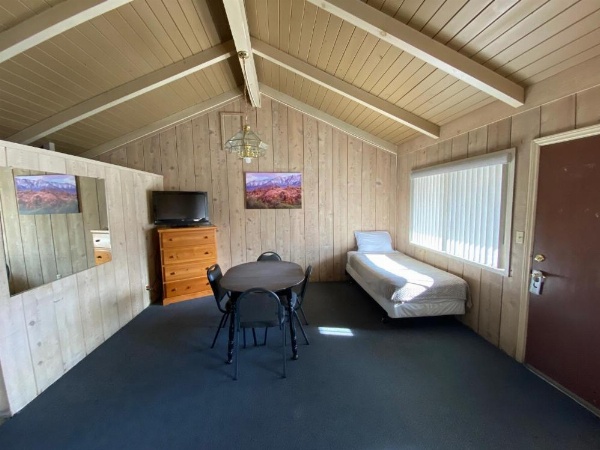 Bristlecone Motel image 10