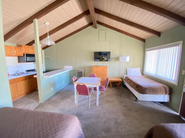 Bristlecone Motel image 14