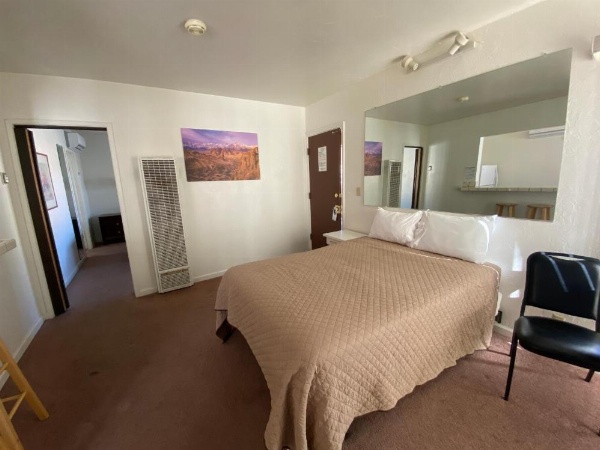 Bristlecone Motel image 17