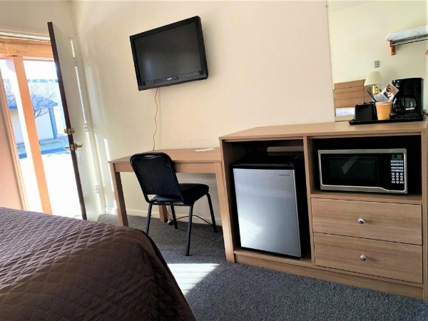 Bristlecone Motel image 7